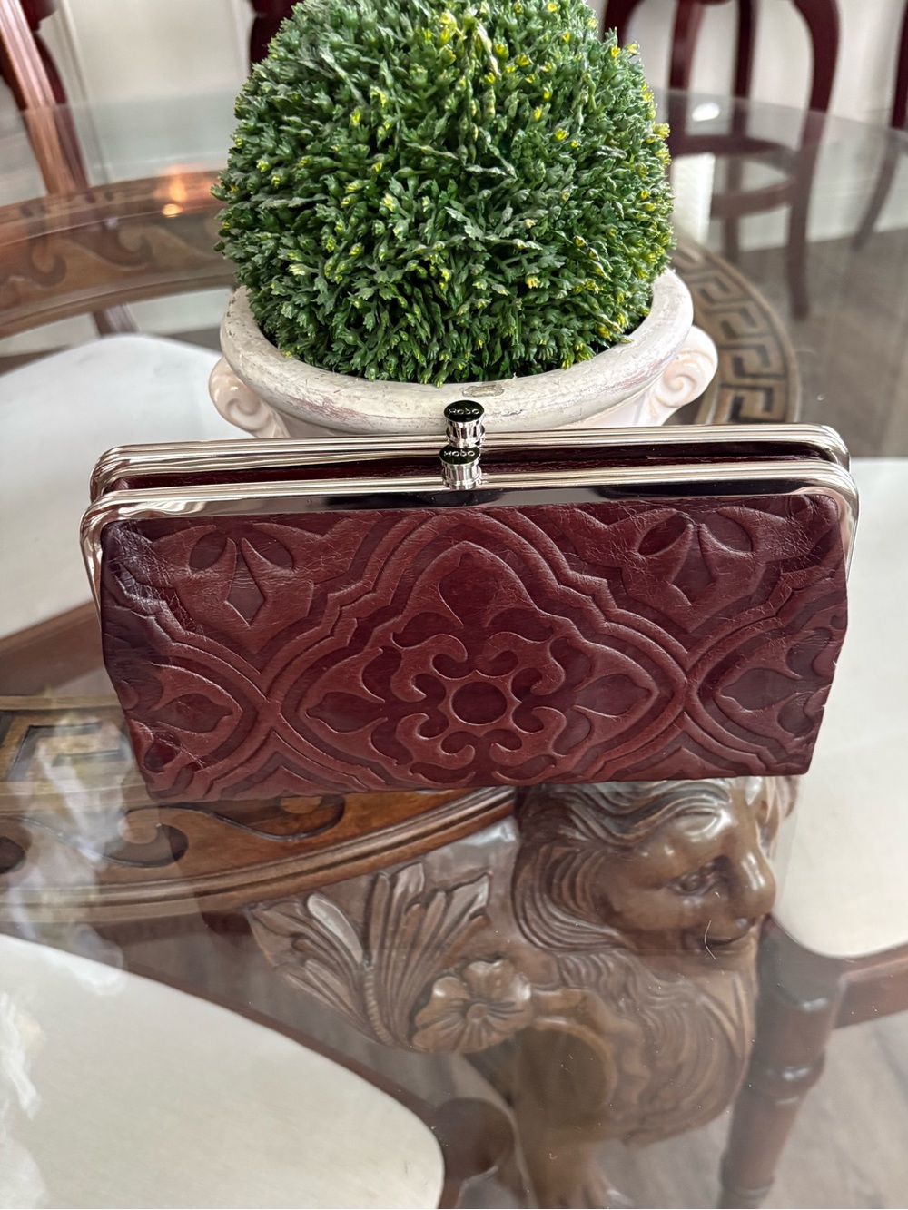🤎🤎HOBO INTERNATIONAL DOUBLR FRAME EMBOSSED LEATHER WALLET/CLUTCH! 🤎🤎